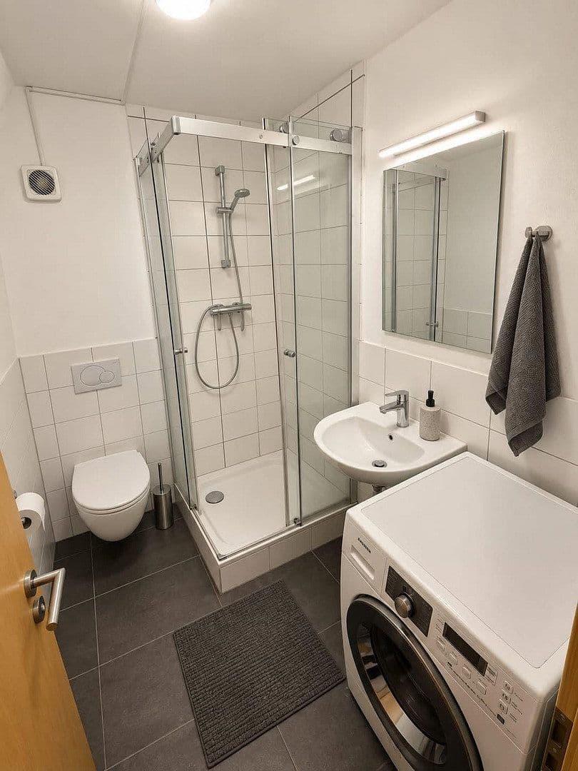 Pronájem bytu 6+1 123 m², Karlstr. 59, Friedrichshafen, Bádensko-Württembersko Pronájem bytu 6+1 123 m², Karlstr. 59, Friedrichshafen, Bádensko-Württembersko