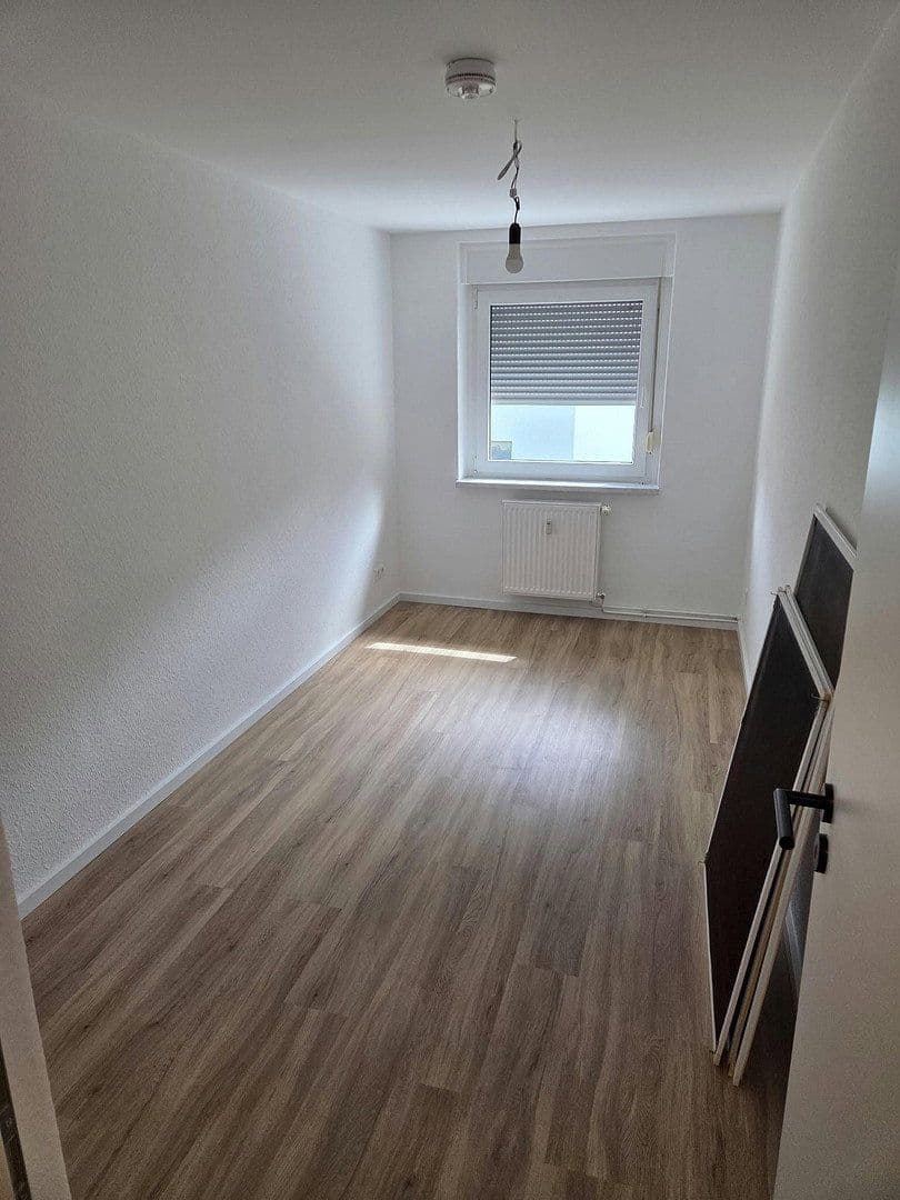 Pronájem bytu 4+1 70 m², Roßstraße 11, Leipzig-Südost OT Liebertwolkwitz, Sasko Pronájem bytu 4+1 70 m², Roßstraße 11, Leipzig-Südost OT Liebertwolkwitz, Sasko