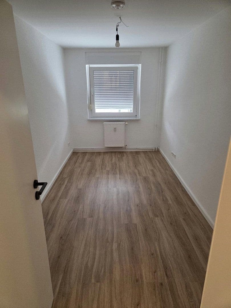 Pronájem bytu 4+1 70 m², Roßstraße 11, Leipzig-Südost OT Liebertwolkwitz, Sasko Pronájem bytu 4+1 70 m², Roßstraße 11, Leipzig-Südost OT Liebertwolkwitz, Sasko