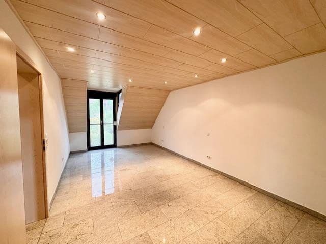 Pronájem bytu 3+1 86 m², Greifenlkaustraße 10, Reckendorf, Bavorsko Pronájem bytu 3+1 86 m², Greifenlkaustraße 10, Reckendorf, Bavorsko