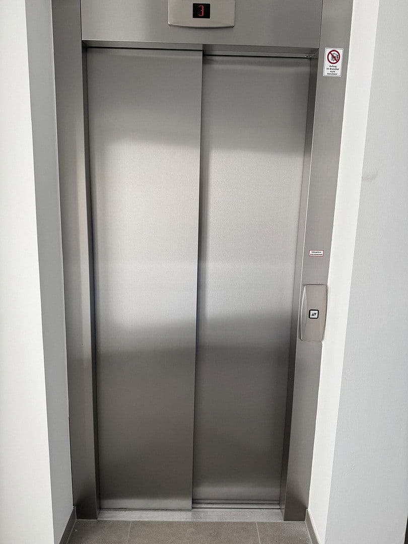 Pronájem bytu 2+1 70 m², Elmer Landstraße 1, Schlüchtern, Hessen Pronájem bytu 2+1 70 m², Elmer Landstraße 1, Schlüchtern, Hessen