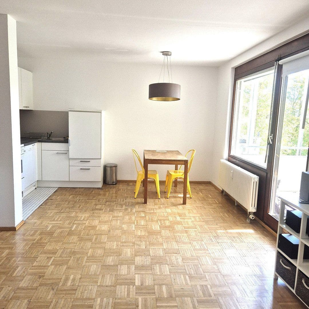 Pronájem bytu 2+1 55 m², Stuttgart, Bádensko-Württembersko Pronájem bytu 2+1 55 m², Stuttgart, Bádensko-Württembersko
