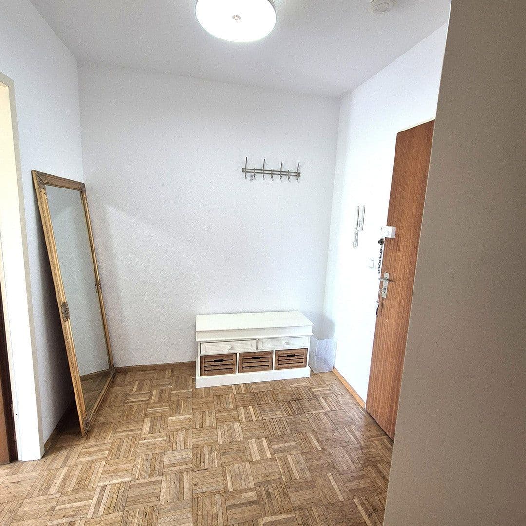 Pronájem bytu 2+1 55 m², Stuttgart, Bádensko-Württembersko Pronájem bytu 2+1 55 m², Stuttgart, Bádensko-Württembersko