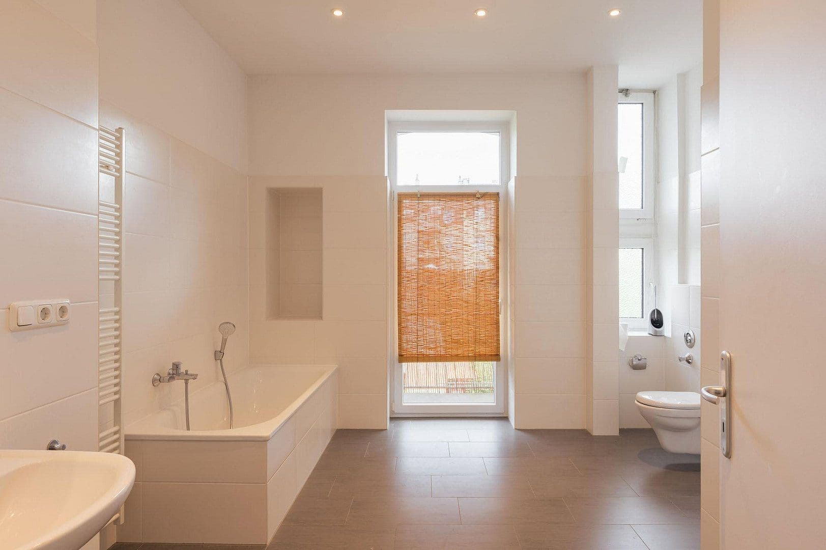 Pronájem bytu 4+1 124 m², Goebenstraße 31, Wiesbaden, Hessen Pronájem bytu 4+1 124 m², Goebenstraße 31, Wiesbaden, Hessen
