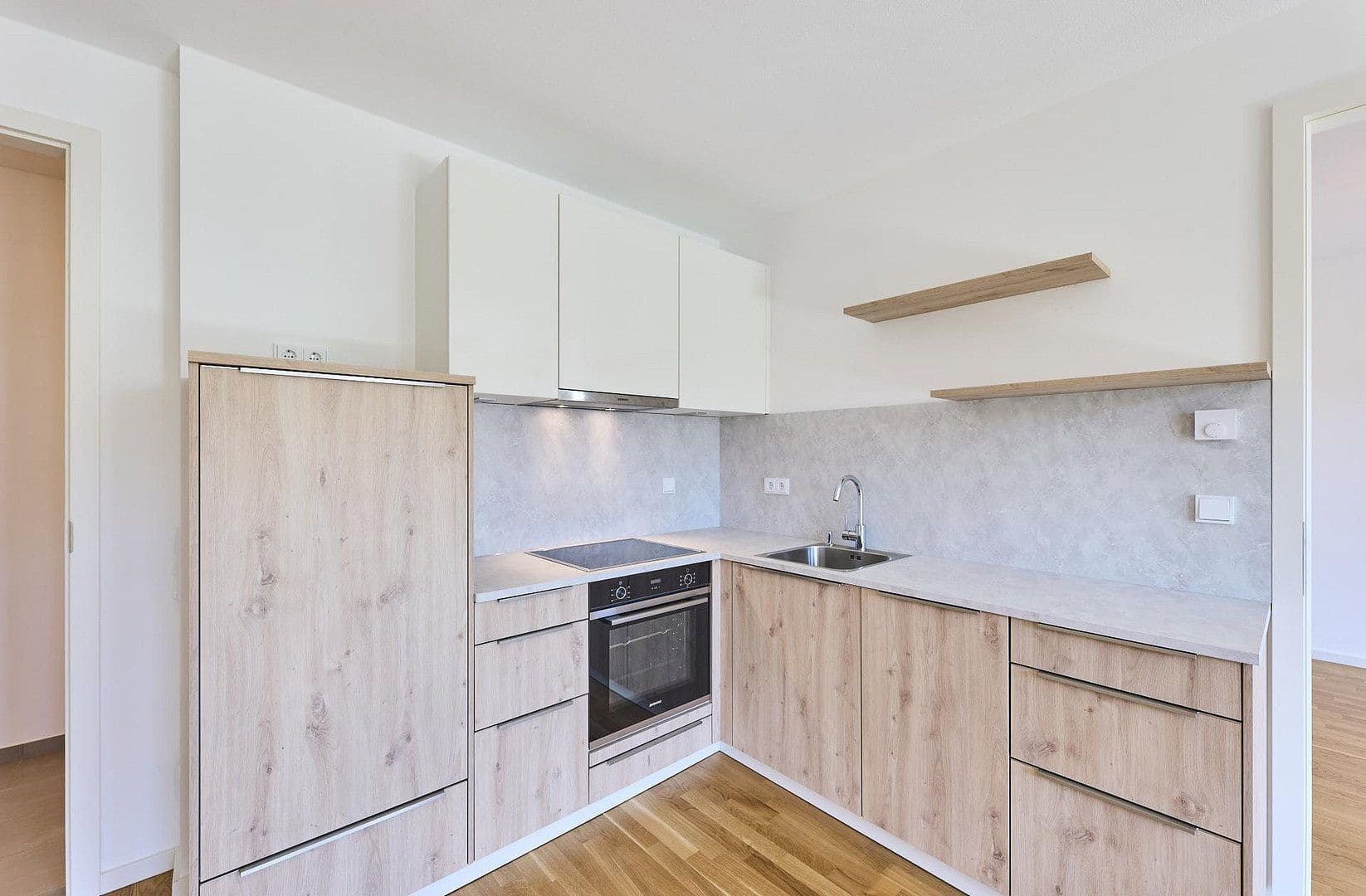 Pronájem bytu 2+1 54 m², Klenzestraße 3, Ismaning, Bavorsko Pronájem bytu 2+1 54 m², Klenzestraße 3, Ismaning, Bavorsko