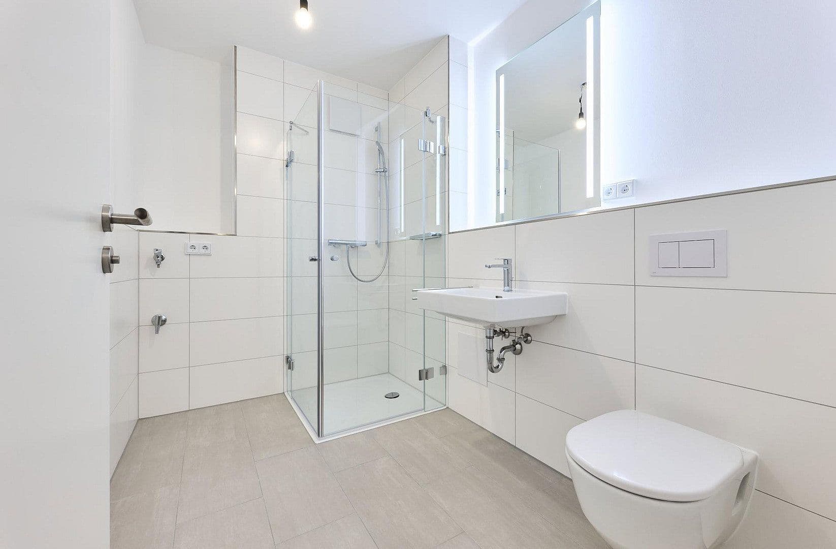 Pronájem bytu 2+1 54 m², Klenzestraße 3, Ismaning, Bavorsko Pronájem bytu 2+1 54 m², Klenzestraße 3, Ismaning, Bavorsko