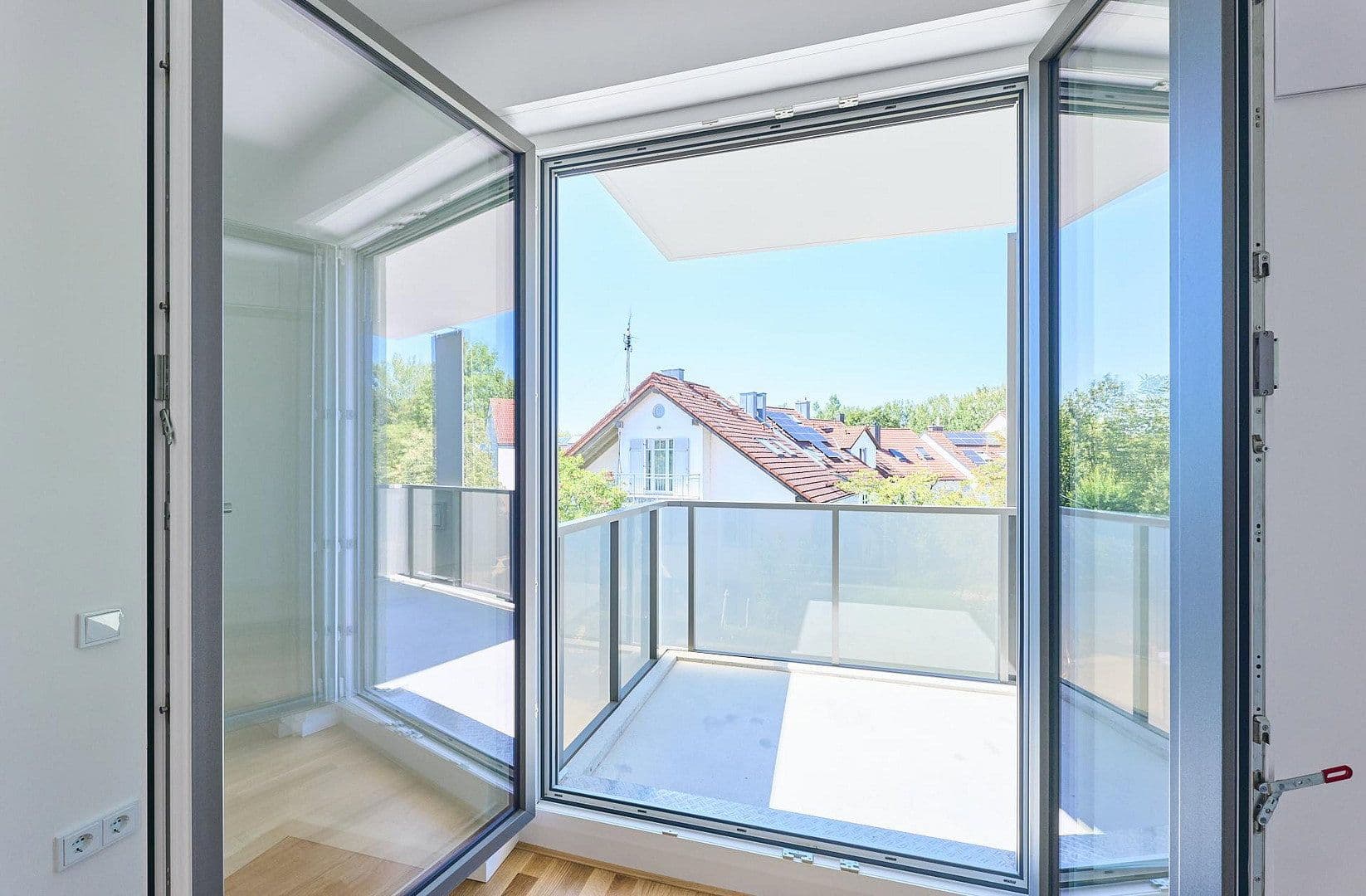 Pronájem bytu 2+1 54 m², Klenzestraße 3, Ismaning, Bavorsko Pronájem bytu 2+1 54 m², Klenzestraße 3, Ismaning, Bavorsko