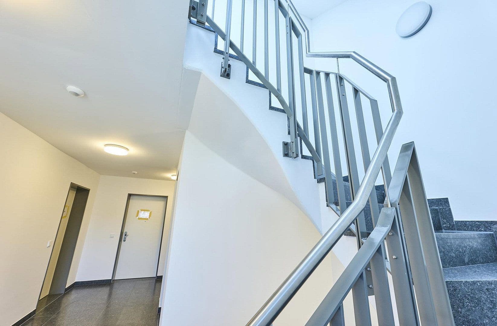 Pronájem bytu 2+1 54 m², Klenzestraße 3, Ismaning, Bavorsko Pronájem bytu 2+1 54 m², Klenzestraße 3, Ismaning, Bavorsko
