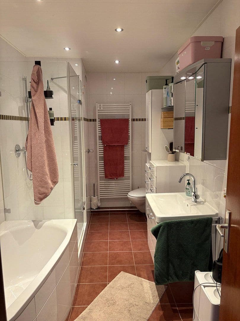 Pronájem domu 175 m², pozemek 235 m², Liederbach am Taunus, Hessen Pronájem domu 175 m², pozemek 235 m², Liederbach am Taunus, Hessen