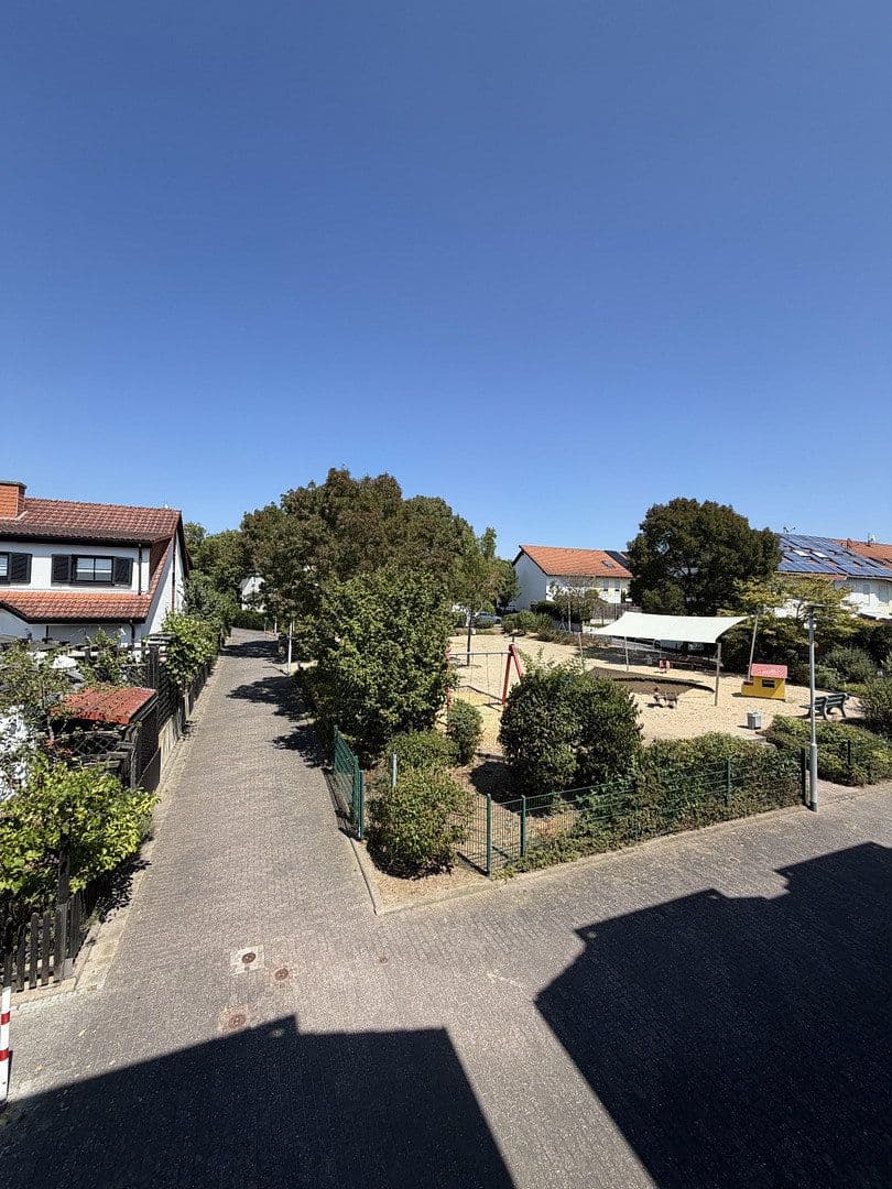 Pronájem domu 175 m², pozemek 235 m², Liederbach am Taunus, Hessen Pronájem domu 175 m², pozemek 235 m², Liederbach am Taunus, Hessen
