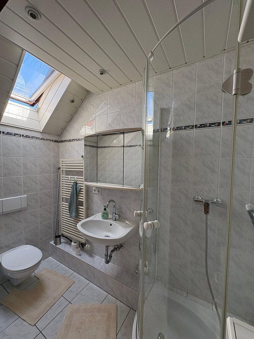 Pronájem domu 175 m², pozemek 235 m², Liederbach am Taunus, Hessen Pronájem domu 175 m², pozemek 235 m², Liederbach am Taunus, Hessen
