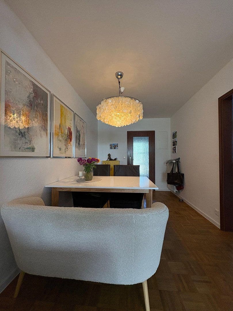 Pronájem domu 175 m², pozemek 235 m², Liederbach am Taunus, Hessen Pronájem domu 175 m², pozemek 235 m², Liederbach am Taunus, Hessen