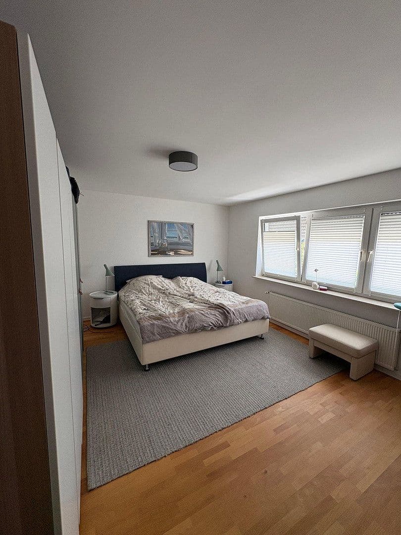 Pronájem domu 175 m², pozemek 235 m², Liederbach am Taunus, Hessen Pronájem domu 175 m², pozemek 235 m², Liederbach am Taunus, Hessen