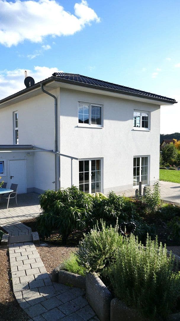 Prodej domu 136 m², pozemek 713 m², Hohner Weg 16, Bad Bocklet, Bavorsko Prodej domu 136 m², pozemek 713 m², Hohner Weg 16, Bad Bocklet, Bavorsko
