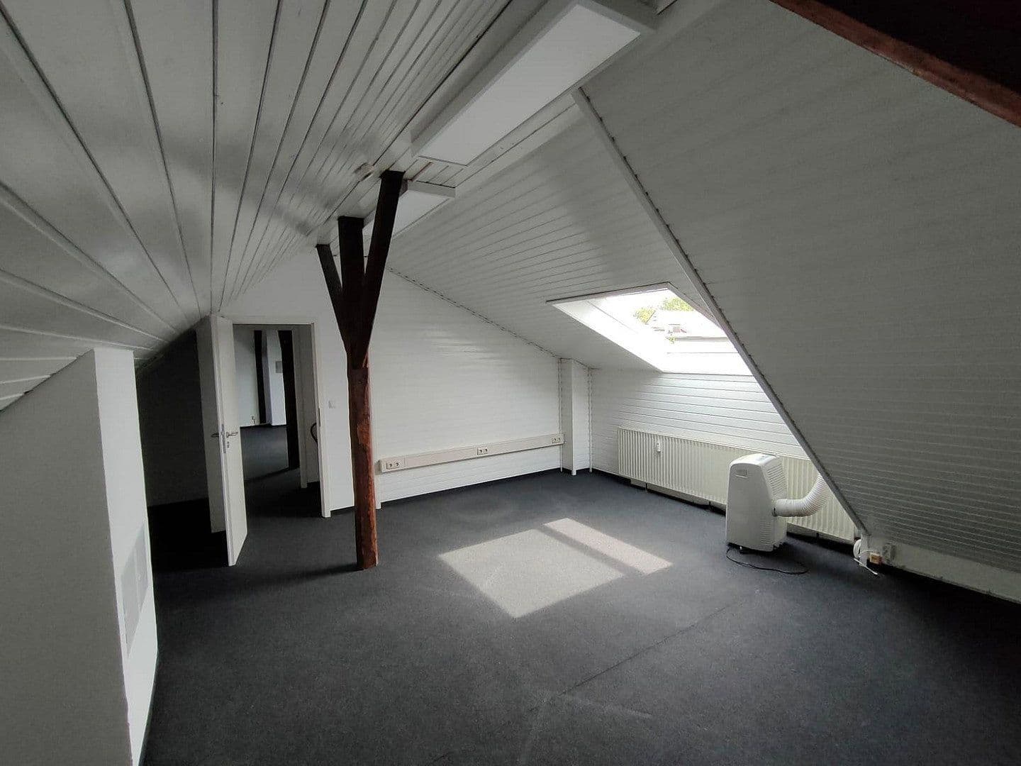Pronájem bytu 5+1 144 m², Martinistr.3, Osnabrück, Dolní Sasko Pronájem bytu 5+1 144 m², Martinistr.3, Osnabrück, Dolní Sasko