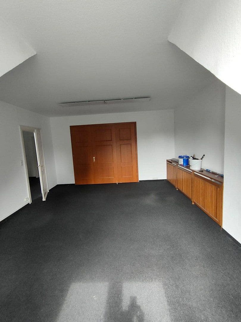 Pronájem bytu 5+1 144 m², Martinistr.3, Osnabrück, Dolní Sasko Pronájem bytu 5+1 144 m², Martinistr.3, Osnabrück, Dolní Sasko
