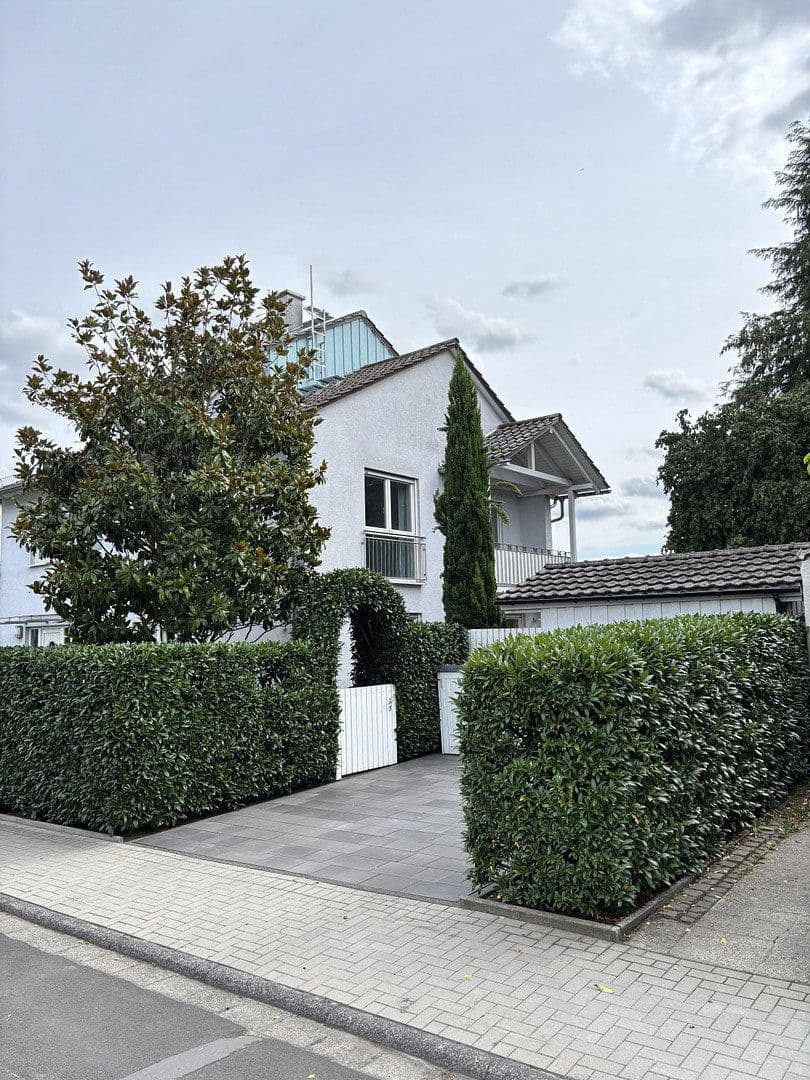 Prodej domu 220 m², pozemek 594 m², Bad Nauheim, Hessen Prodej domu 220 m², pozemek 594 m², Bad Nauheim, Hessen