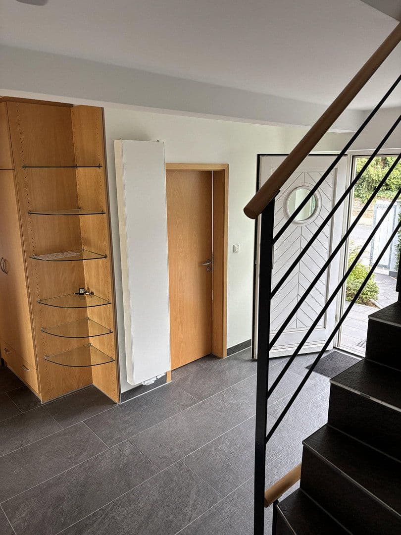 Prodej domu 220 m², pozemek 594 m², Bad Nauheim, Hessen Prodej domu 220 m², pozemek 594 m², Bad Nauheim, Hessen