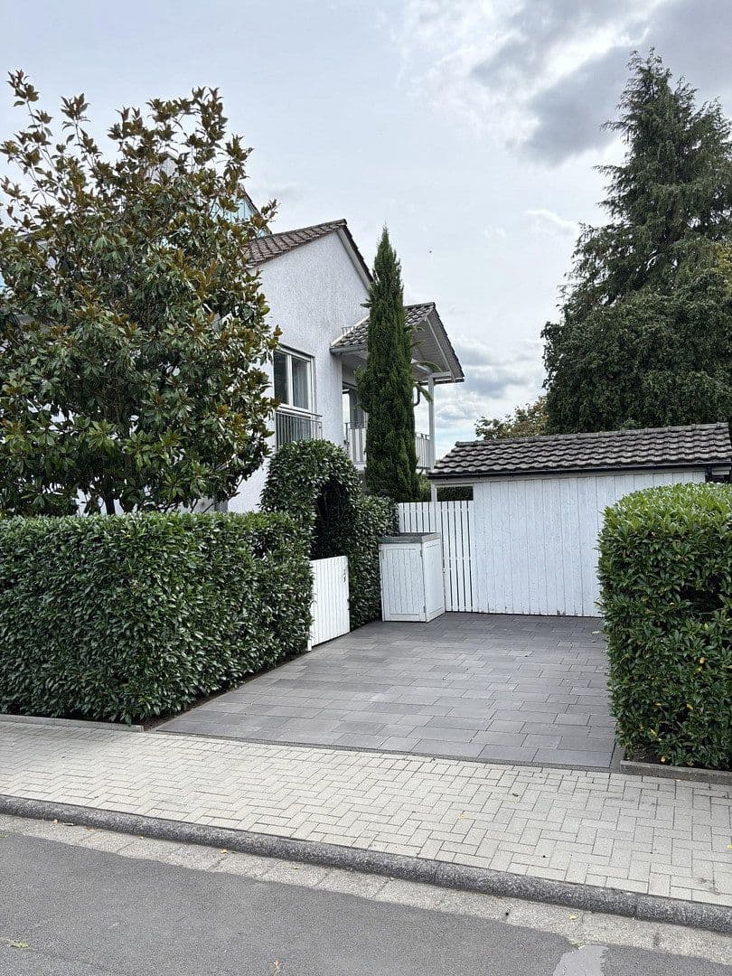 Prodej domu 220 m², pozemek 594 m², Bad Nauheim, Hessen Prodej domu 220 m², pozemek 594 m², Bad Nauheim, Hessen