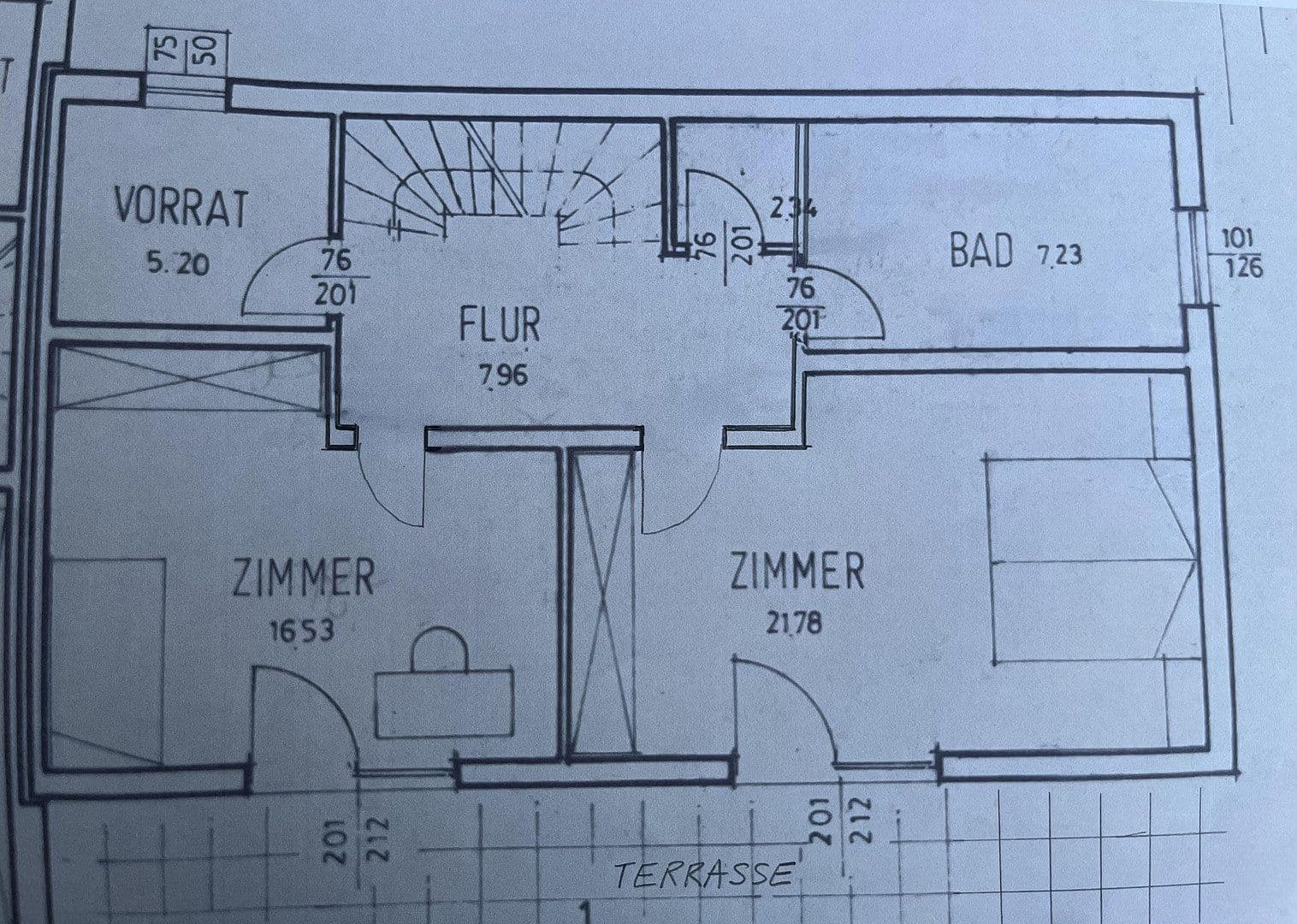 Prodej domu 134 m², pozemek 460 m², Niestetal, Hessen Prodej domu 134 m², pozemek 460 m², Niestetal, Hessen