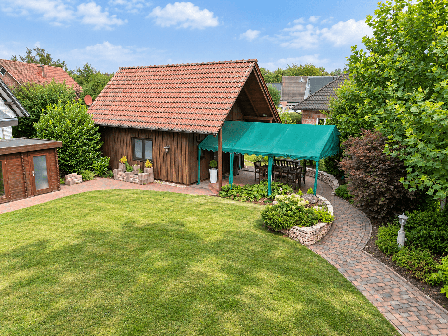 Prodej domu 270 m², pozemek 1.600 m², Garrel, Dolní Sasko Prodej domu 270 m², pozemek 1.600 m², Garrel, Dolní Sasko