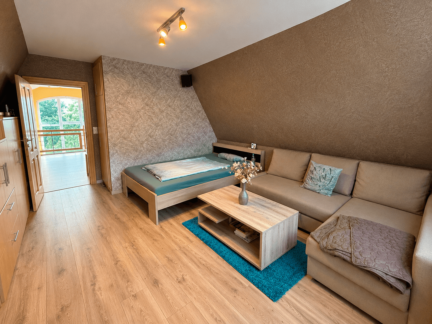 Prodej domu 270 m², pozemek 1.600 m², Garrel, Dolní Sasko Prodej domu 270 m², pozemek 1.600 m², Garrel, Dolní Sasko
