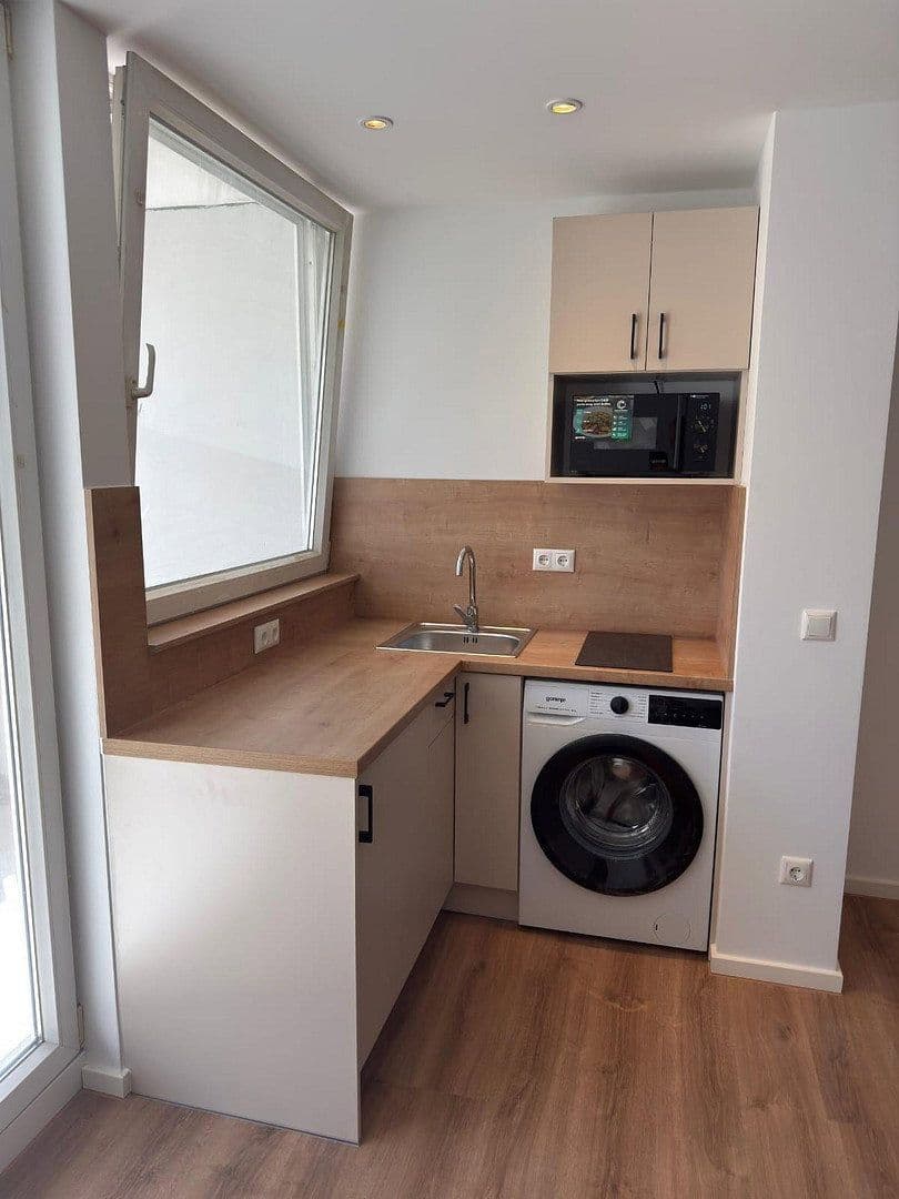 Pronájem bytu 1+1 27 m², Gotthardstr. 8, München, Bavorsko Pronájem bytu 1+1 27 m², Gotthardstr. 8, München, Bavorsko