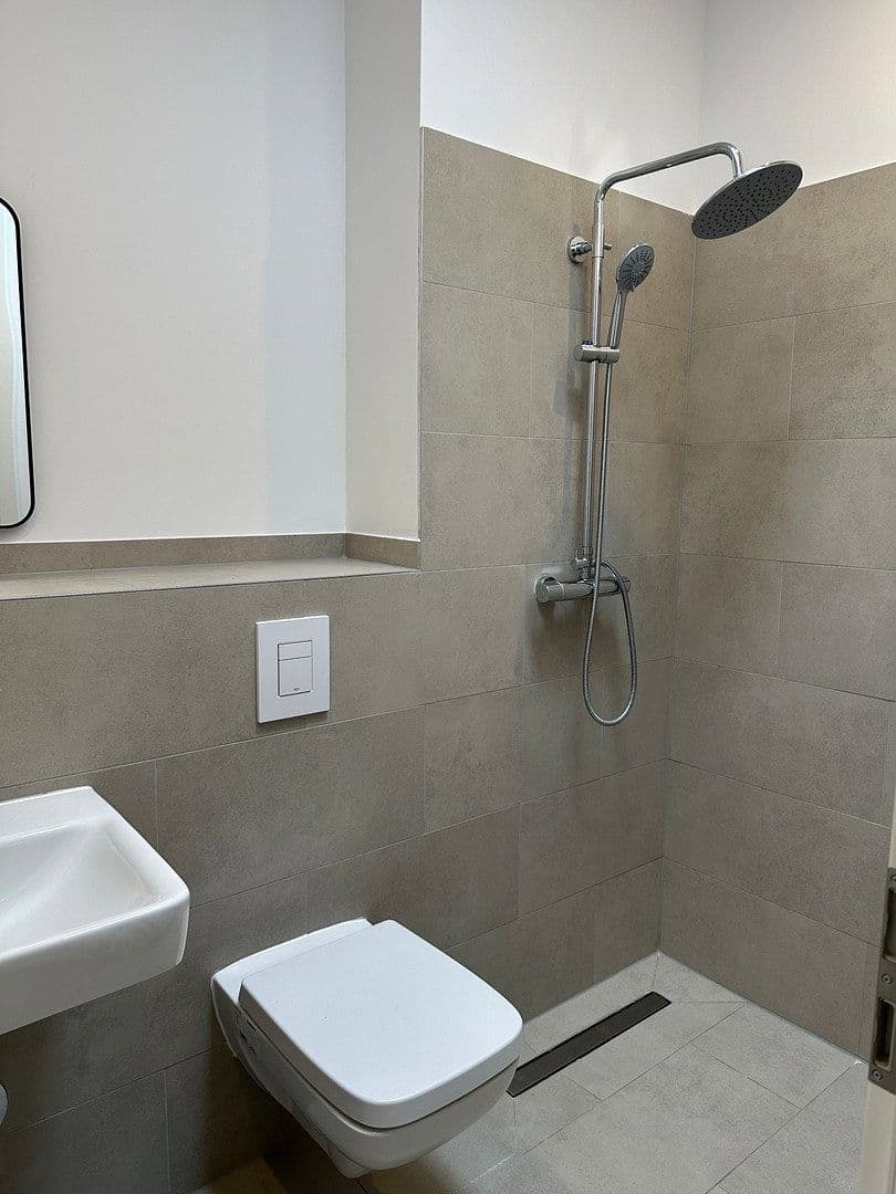 Pronájem bytu 1+1 18 m², Edisonstraße 58, Berlin, Berlín Pronájem bytu 1+1 18 m², Edisonstraße 58, Berlin, Berlín