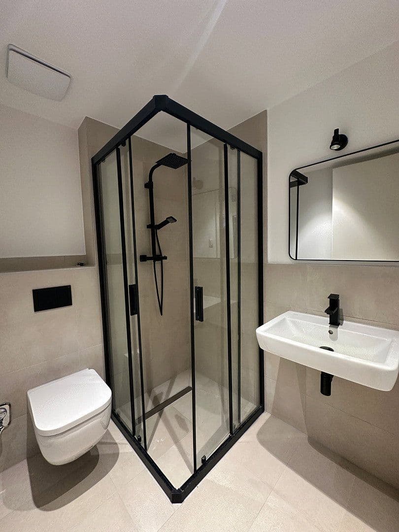 Pronájem bytu 1+1 18 m², Edisonstraße 58, Berlin, Berlín Pronájem bytu 1+1 18 m², Edisonstraße 58, Berlin, Berlín