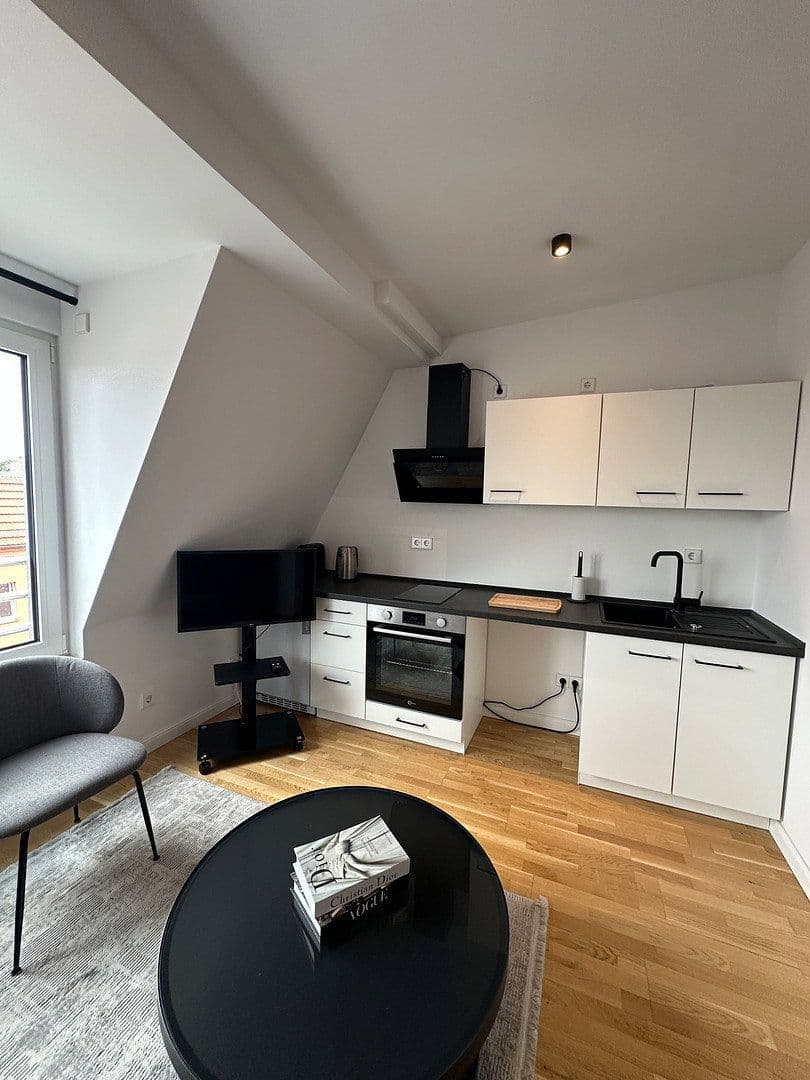 Pronájem bytu 1+1 18 m², Edisonstraße 58, Berlin, Berlín Pronájem bytu 1+1 18 m², Edisonstraße 58, Berlin, Berlín