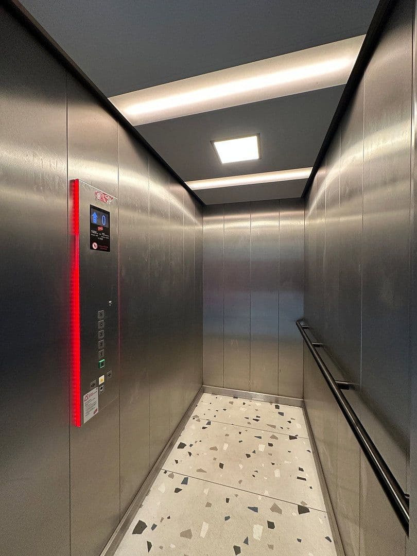 Pronájem bytu 1+1 18 m², Edisonstraße 58, Berlin, Berlín Pronájem bytu 1+1 18 m², Edisonstraße 58, Berlin, Berlín