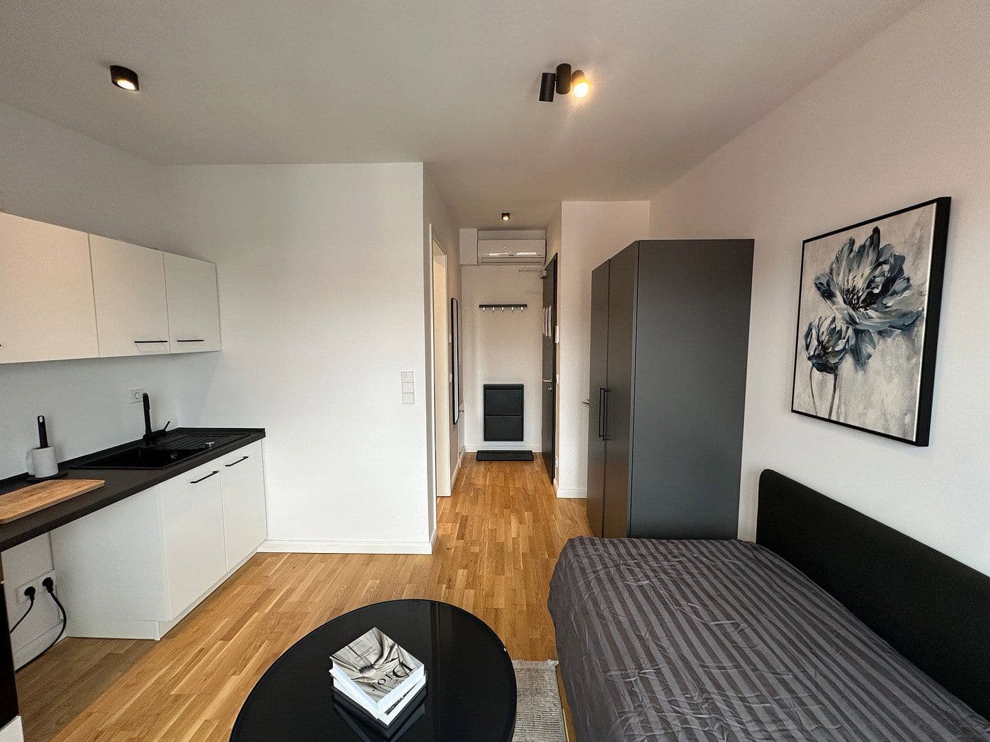 Pronájem bytu 1+1 18 m², Edisonstraße 58, Berlin, Berlín Pronájem bytu 1+1 18 m², Edisonstraße 58, Berlin, Berlín