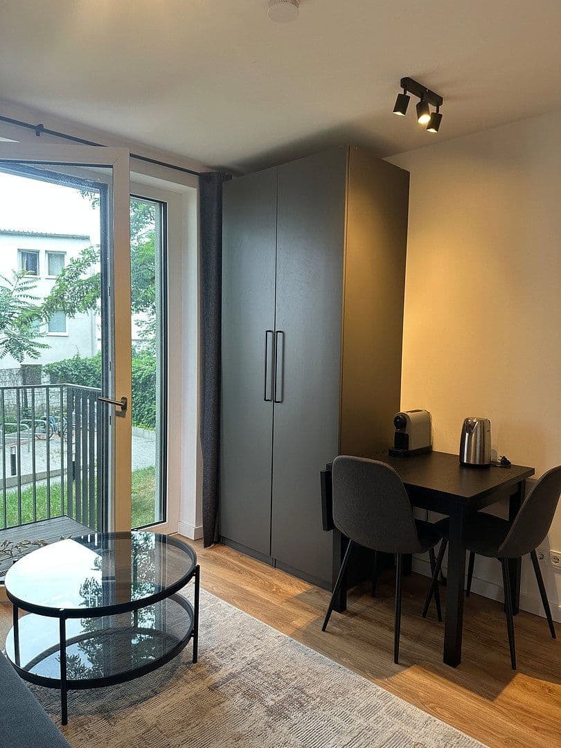 Pronájem bytu 1+1 18 m², Edisonstraße 58, Berlin, Berlín Pronájem bytu 1+1 18 m², Edisonstraße 58, Berlin, Berlín