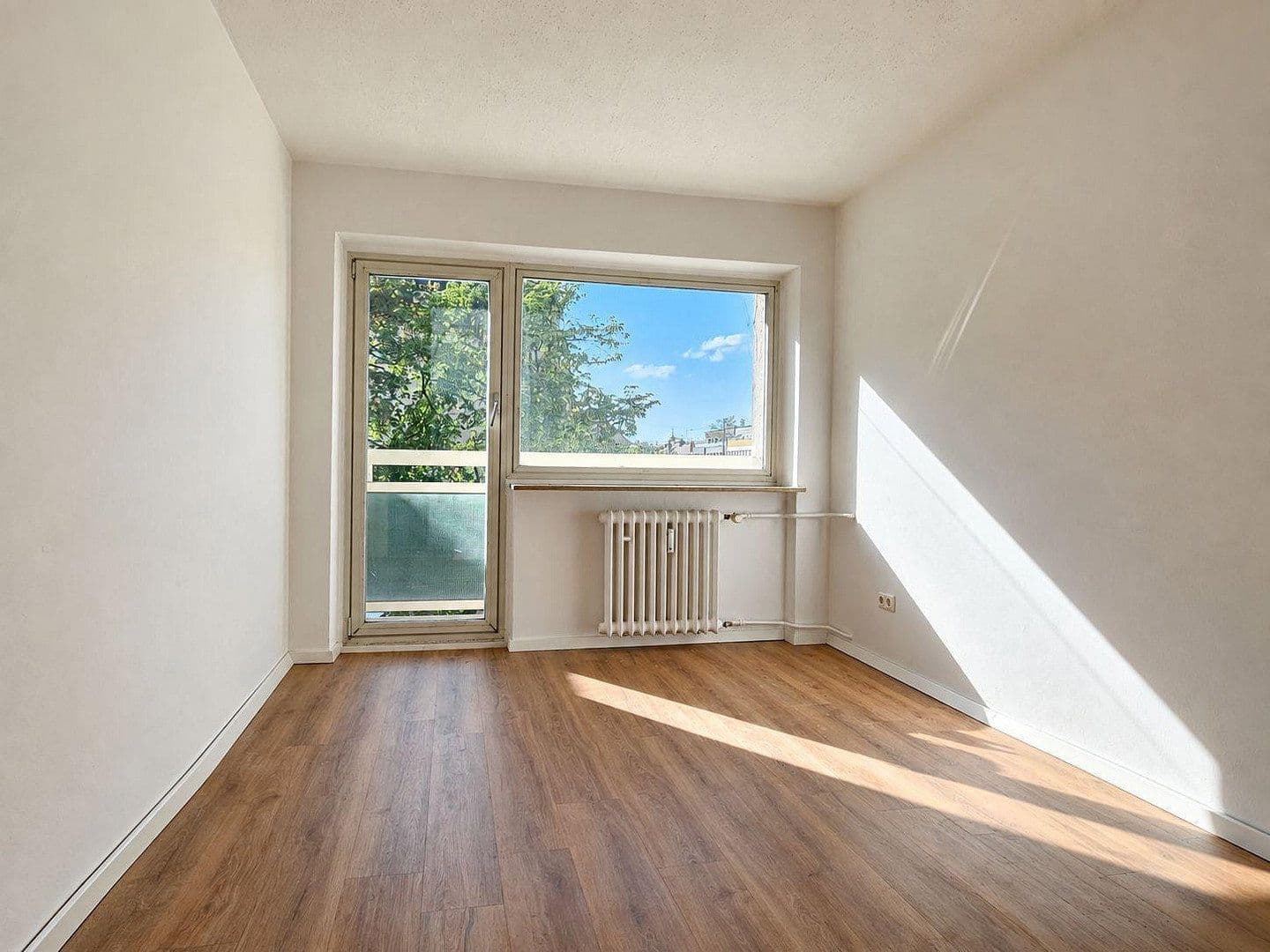 Pronájem bytu 3+kk 83 m², Agnes-Bernauer-Straße 73, München, Bavorsko Pronájem bytu 3+kk 83 m², Agnes-Bernauer-Straße 73, München, Bavorsko