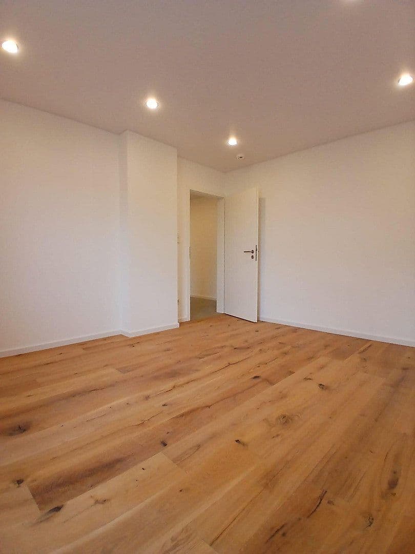 Prodej bytu 4+1 94 m², Georg-Schäffer-Str. 55, Trier, Porýní-Falc Prodej bytu 4+1 94 m², Georg-Schäffer-Str. 55, Trier, Porýní-Falc