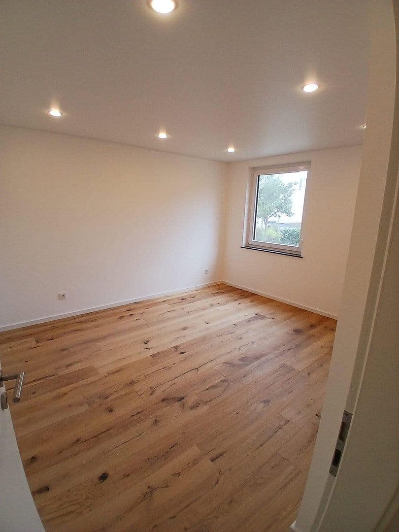 Prodej bytu 4+1 94 m², Georg-Schäffer-Str. 55, Trier, Porýní-Falc Prodej bytu 4+1 94 m², Georg-Schäffer-Str. 55, Trier, Porýní-Falc
