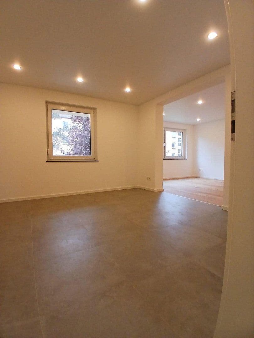 Prodej bytu 4+1 94 m², Georg-Schäffer-Str. 55, Trier, Porýní-Falc Prodej bytu 4+1 94 m², Georg-Schäffer-Str. 55, Trier, Porýní-Falc