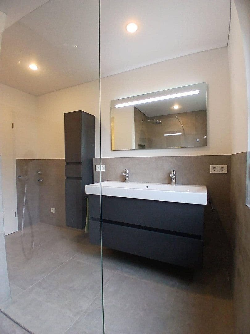 Prodej bytu 4+1 94 m², Georg-Schäffer-Str. 55, Trier, Porýní-Falc Prodej bytu 4+1 94 m², Georg-Schäffer-Str. 55, Trier, Porýní-Falc