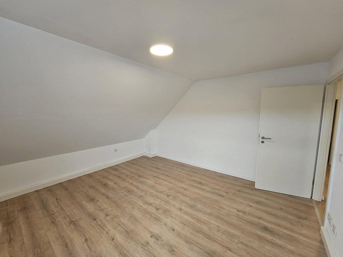 Pronájem bytu 3+1 58 m², Brückenstraße 26, Schiffweiler, Země Sársko Pronájem bytu 3+1 58 m², Brückenstraße 26, Schiffweiler, Země Sársko