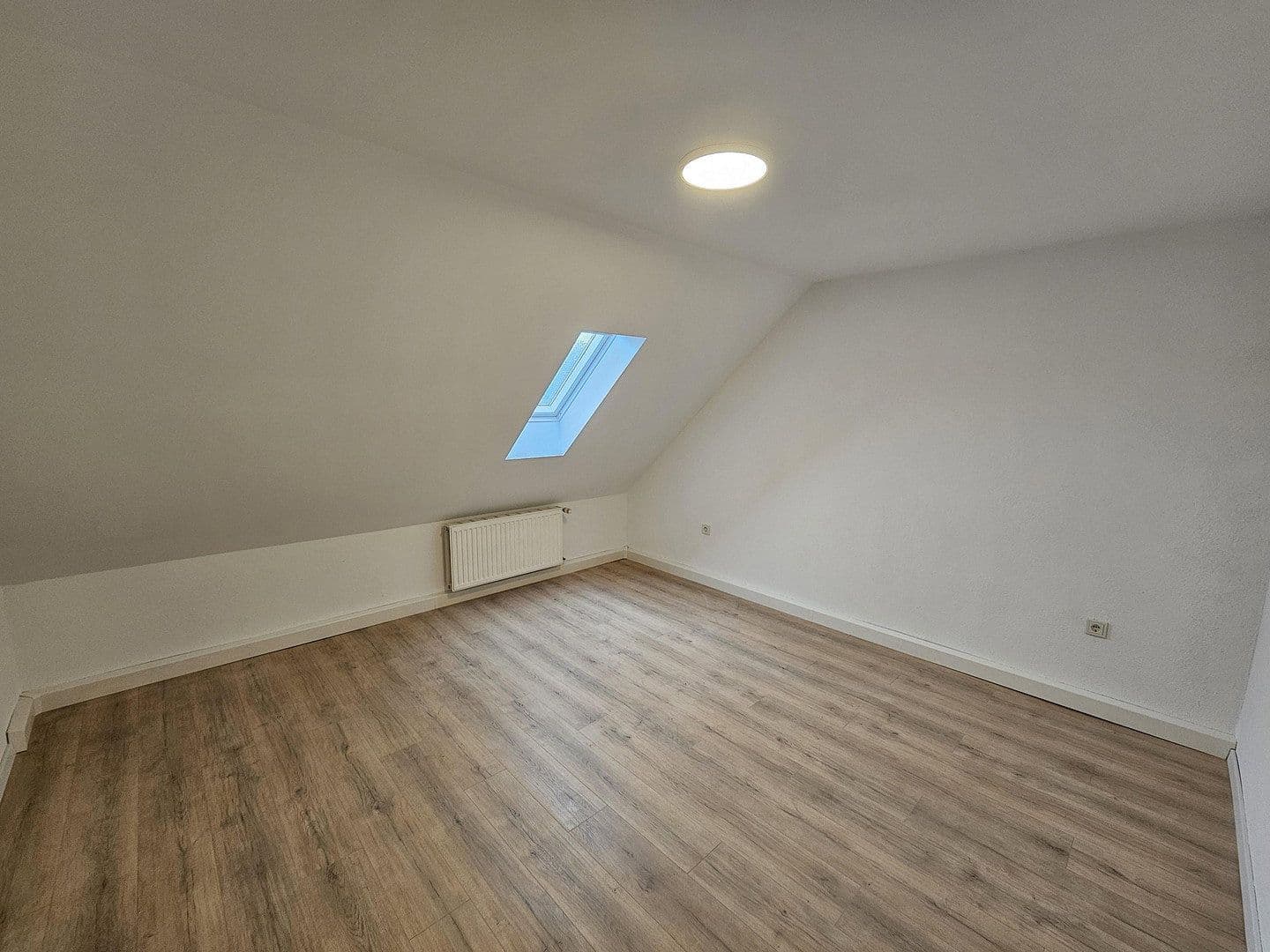 Pronájem bytu 3+1 58 m², Brückenstraße 26, Schiffweiler, Země Sársko Pronájem bytu 3+1 58 m², Brückenstraße 26, Schiffweiler, Země Sársko
