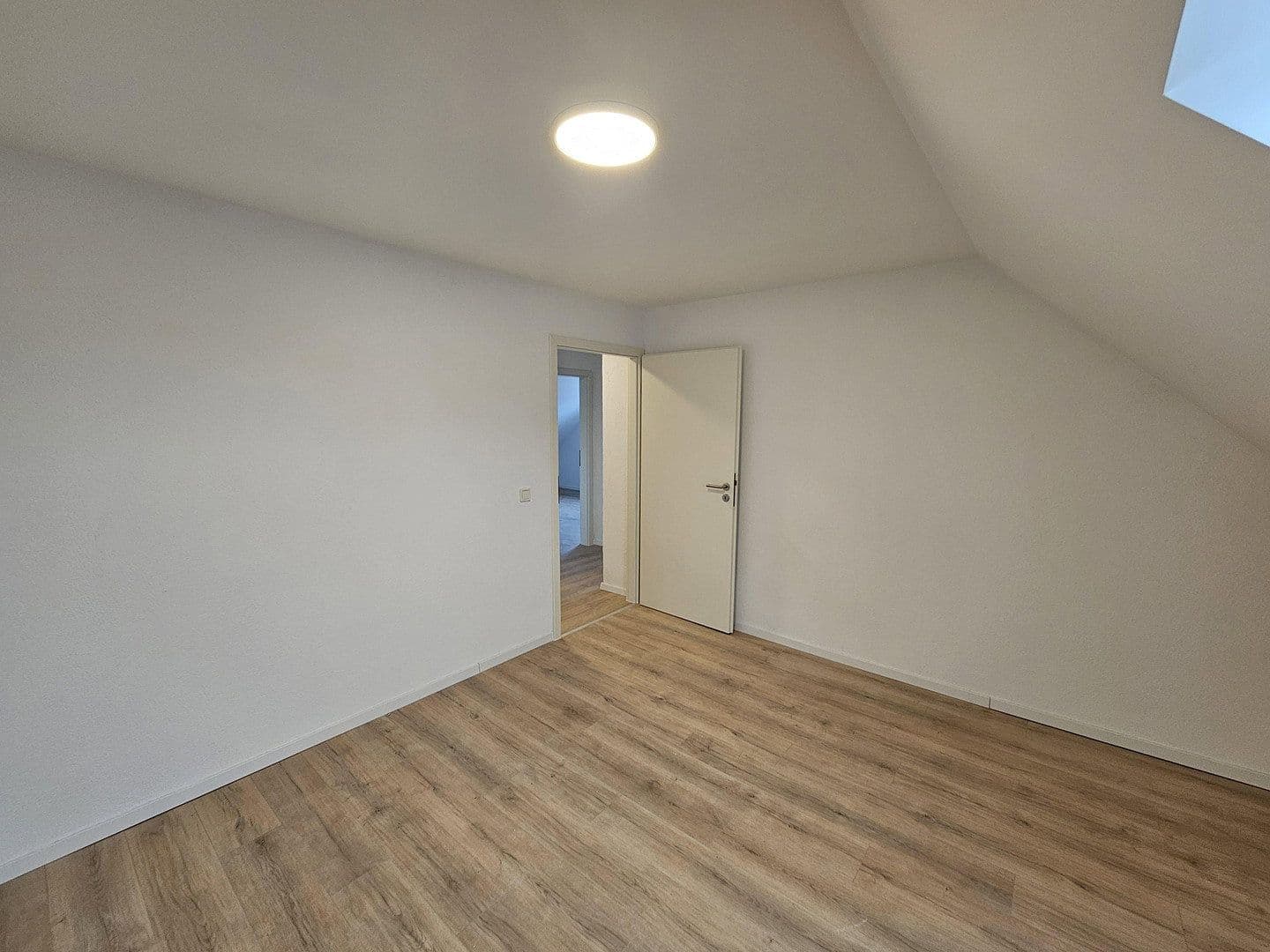 Pronájem bytu 3+1 58 m², Brückenstraße 26, Schiffweiler, Země Sársko Pronájem bytu 3+1 58 m², Brückenstraße 26, Schiffweiler, Země Sársko