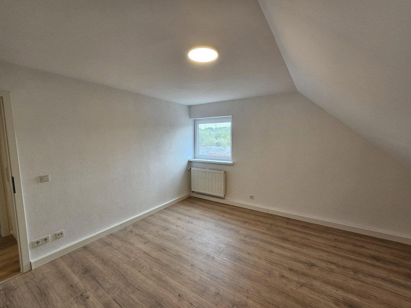 Pronájem bytu 3+1 58 m², Brückenstraße 26, Schiffweiler, Země Sársko Pronájem bytu 3+1 58 m², Brückenstraße 26, Schiffweiler, Země Sársko