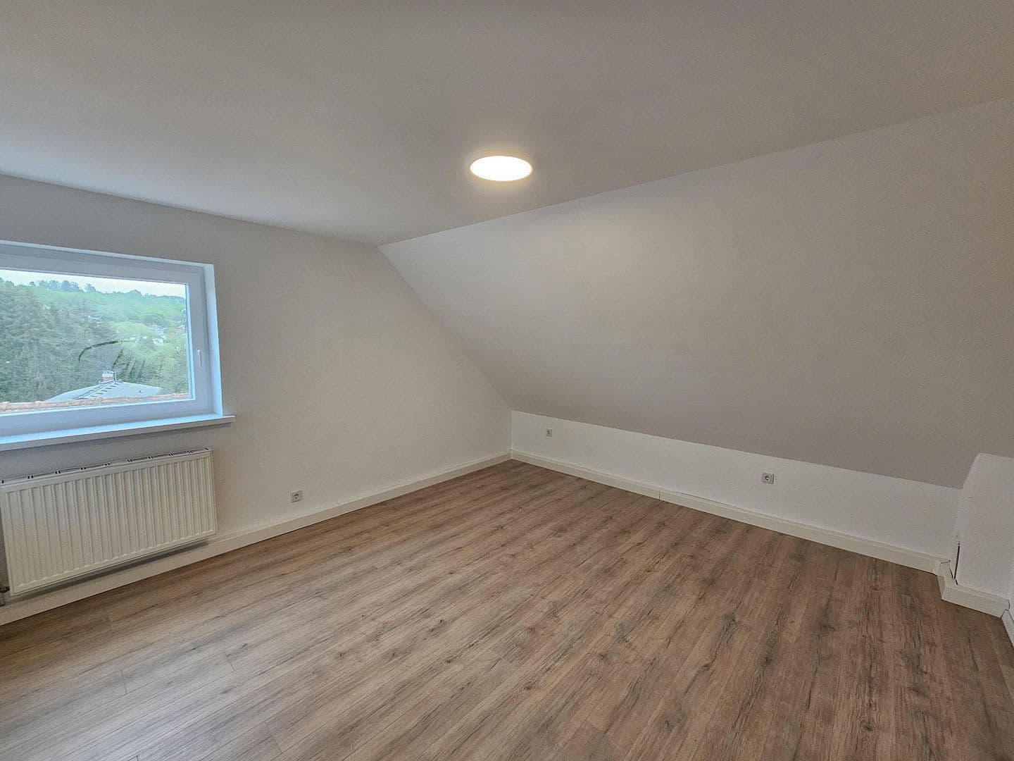 Pronájem bytu 3+1 58 m², Brückenstraße 26, Schiffweiler, Země Sársko Pronájem bytu 3+1 58 m², Brückenstraße 26, Schiffweiler, Země Sársko