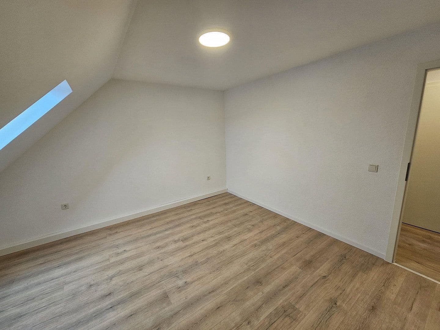 Pronájem bytu 3+1 58 m², Brückenstraße 26, Schiffweiler, Země Sársko Pronájem bytu 3+1 58 m², Brückenstraße 26, Schiffweiler, Země Sársko