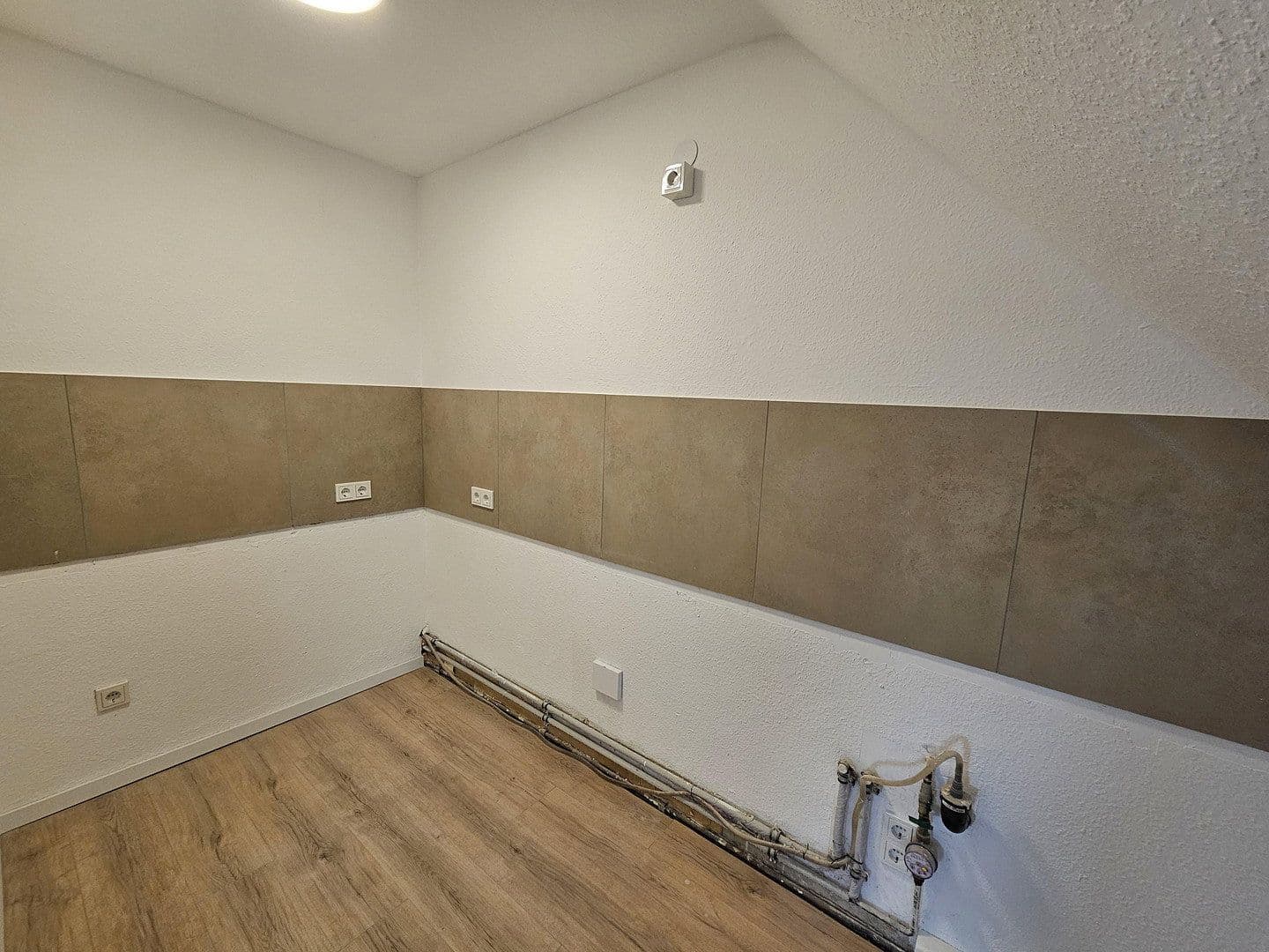 Pronájem bytu 3+1 58 m², Brückenstraße 26, Schiffweiler, Země Sársko Pronájem bytu 3+1 58 m², Brückenstraße 26, Schiffweiler, Země Sársko