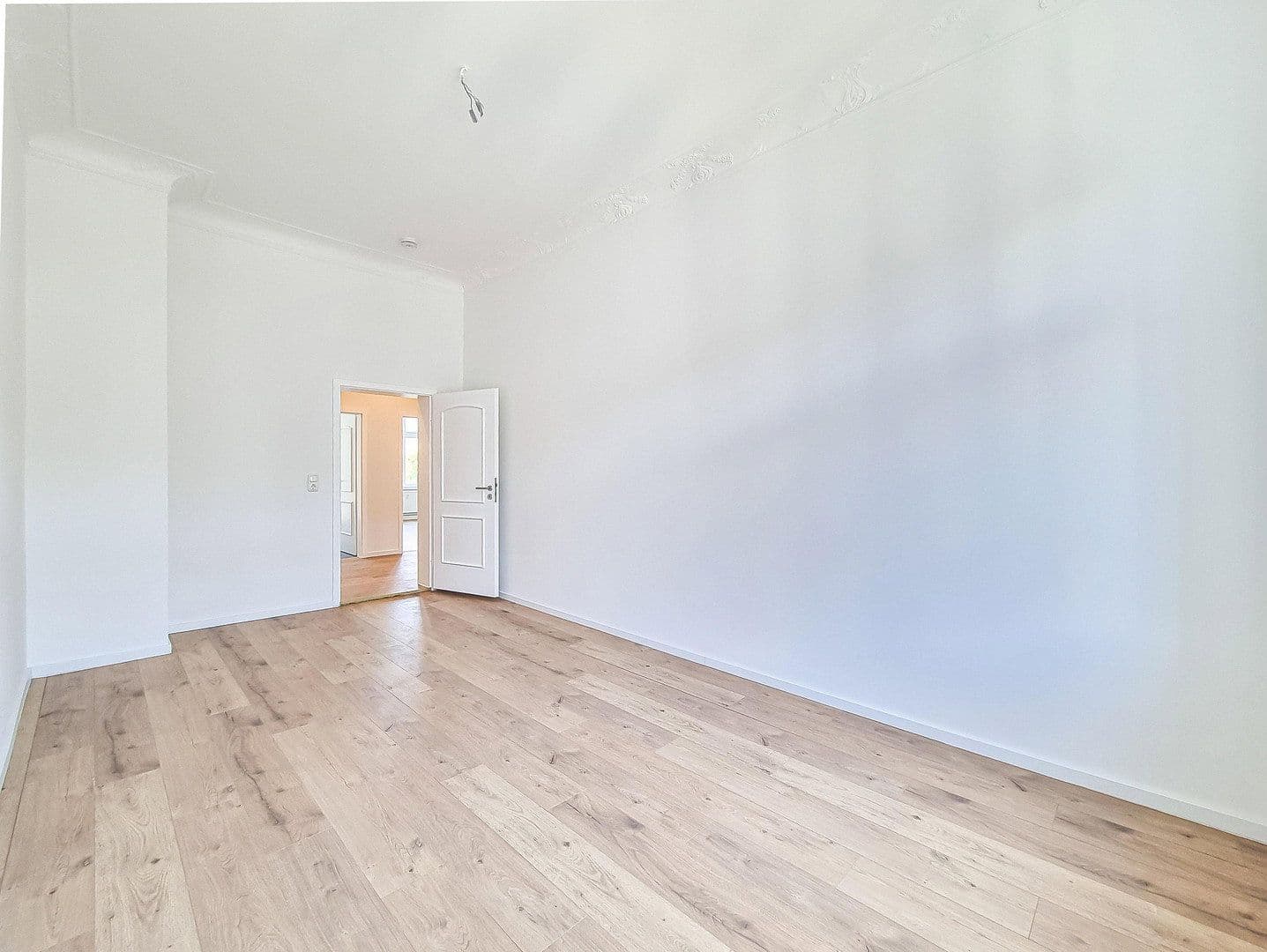 Prodej bytu 4+1 119 m², Perthestraße 12, Leipzig, Sasko Prodej bytu 4+1 119 m², Perthestraße 12, Leipzig, Sasko