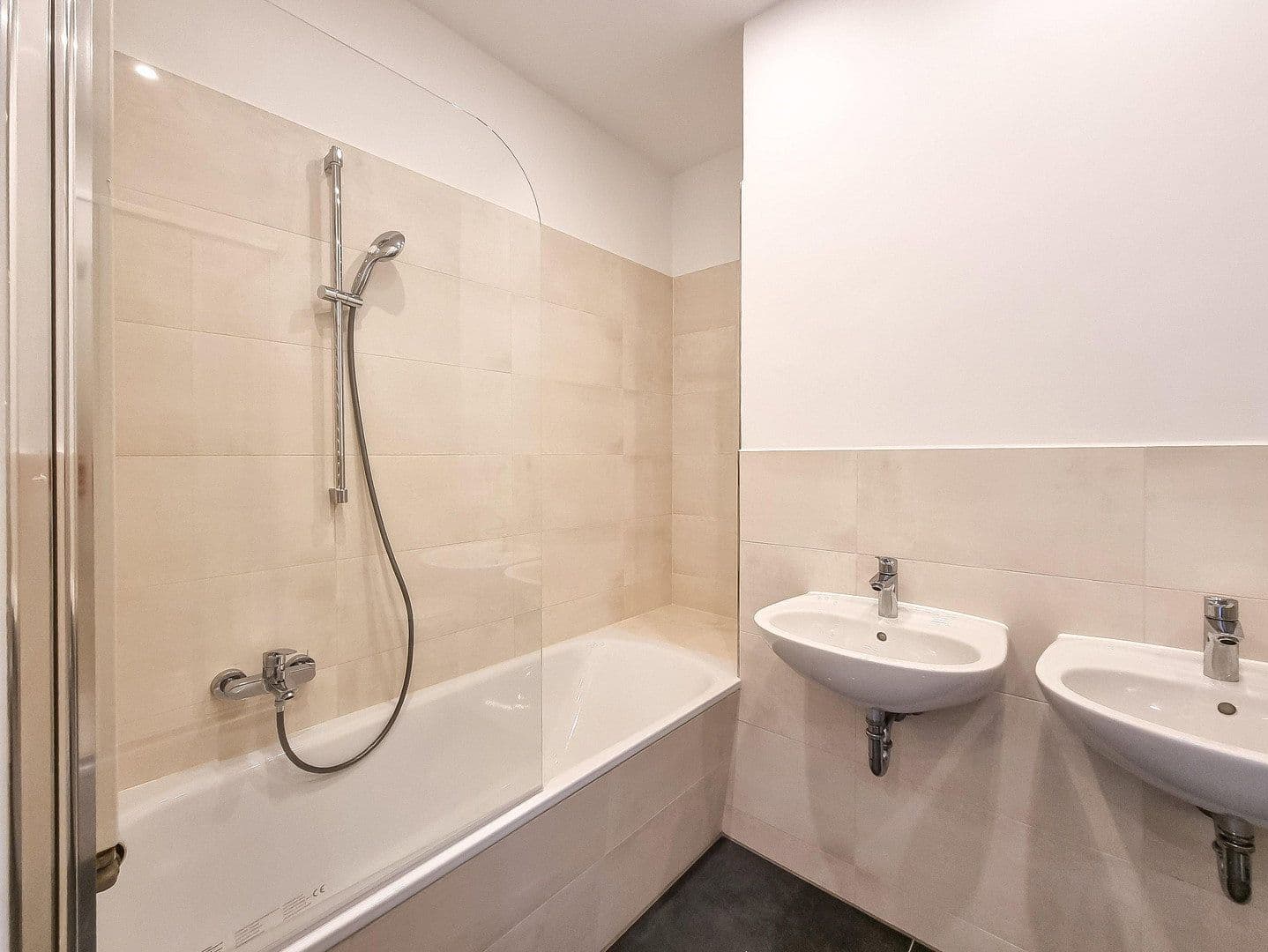 Prodej bytu 4+1 119 m², Perthestraße 12, Leipzig, Sasko Prodej bytu 4+1 119 m², Perthestraße 12, Leipzig, Sasko