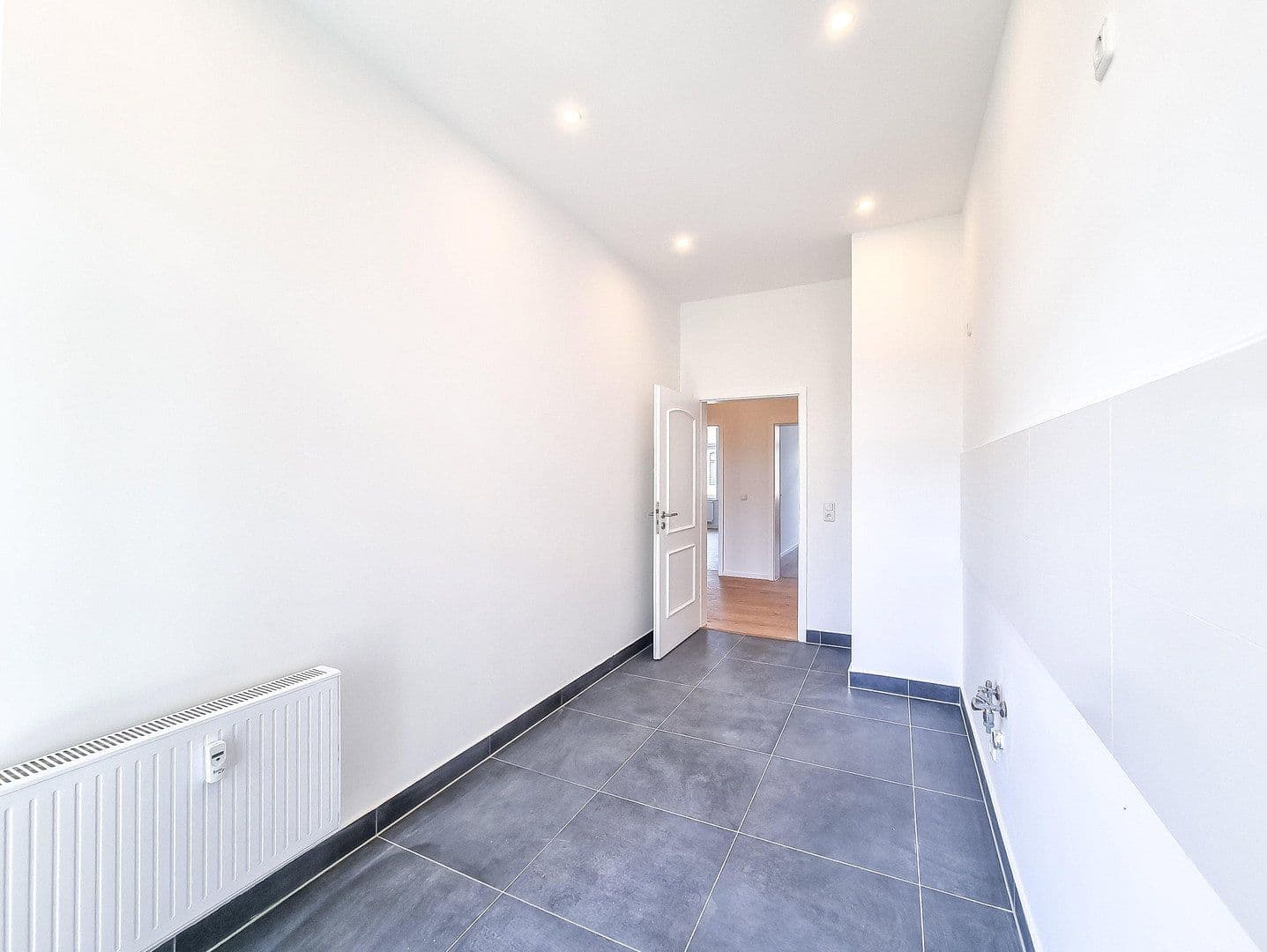 Prodej bytu 4+1 119 m², Perthestraße 12, Leipzig, Sasko Prodej bytu 4+1 119 m², Perthestraße 12, Leipzig, Sasko