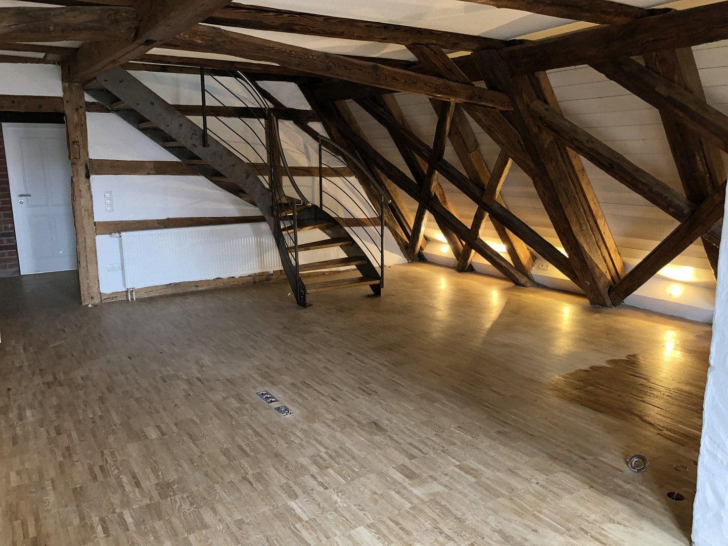 Prodej domu 338 m², pozemek 300 m², Bahnhofstraße 20, Hallstadt, Bavorsko Prodej domu 338 m², pozemek 300 m², Bahnhofstraße 20, Hallstadt, Bavorsko