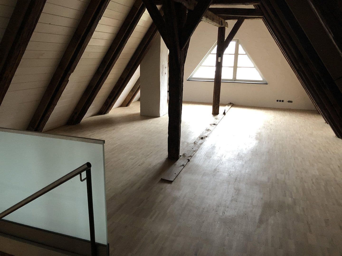 Prodej domu 338 m², pozemek 300 m², Bahnhofstraße 20, Hallstadt, Bavorsko Prodej domu 338 m², pozemek 300 m², Bahnhofstraße 20, Hallstadt, Bavorsko